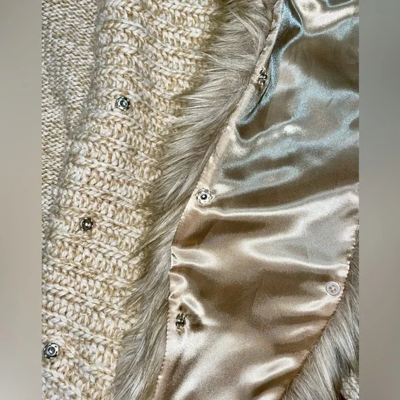 Express Beige Cardigan with Faux Fur Collar - Picture 6 of 9
